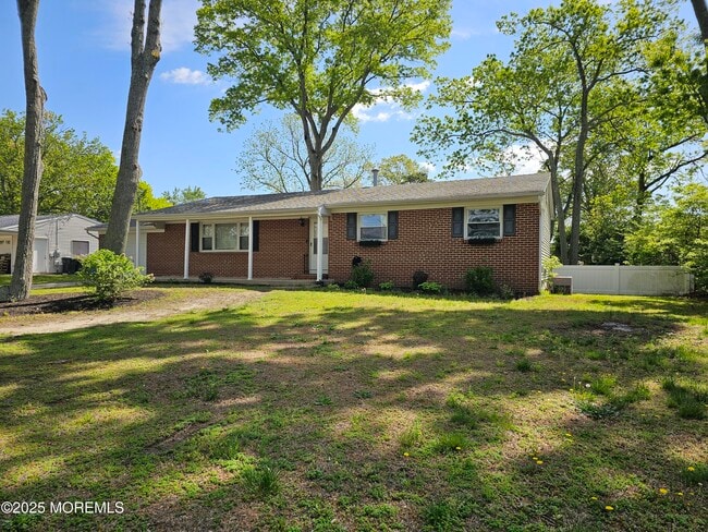 1825 Greenwood Rd in Toms River, NJ - Building Photo - Building Photo