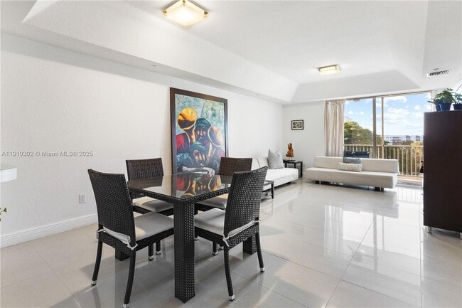 10770 NW 66th St in Doral, FL - Building Photo - Building Photo