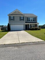 737 Botanical Ct in Bunnlevel, NC - Building Photo