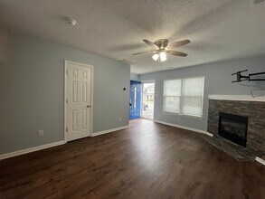 110 Pinegrove Ct in Jacksonville, NC - Building Photo - Building Photo