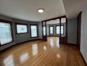 47 Freeland St, Unit 3 in Worcester, MA - Building Photo - Building Photo