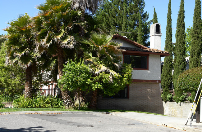 1002 Roble Ave in Menlo Park, CA - Building Photo - Building Photo