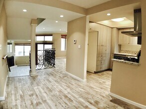 1114 Melrose Ave in Glendale, CA - Building Photo - Building Photo