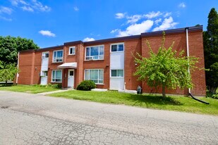 646 Silverbirch Rd in Waterloo, ON - Building Photo