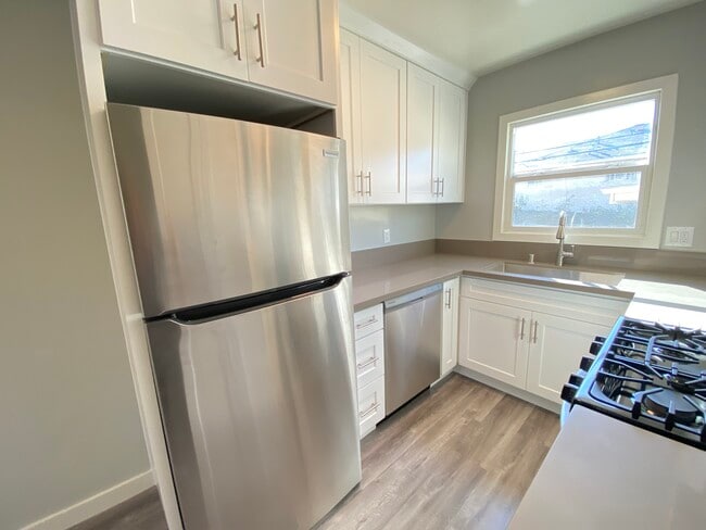 Palms Apartments in Los Angeles, CA - Foto de edificio - Building Photo