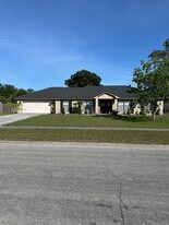 7216 Woodbrook Dr in Tampa, FL - Building Photo