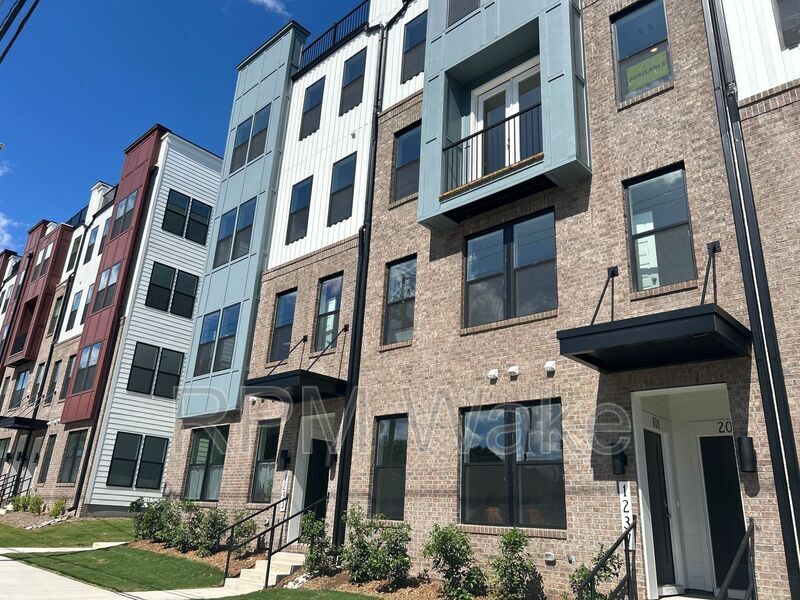 1233 S Blount St in Raleigh, NC - Building Photo