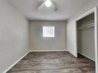 16327 Petaluma Dr photo'