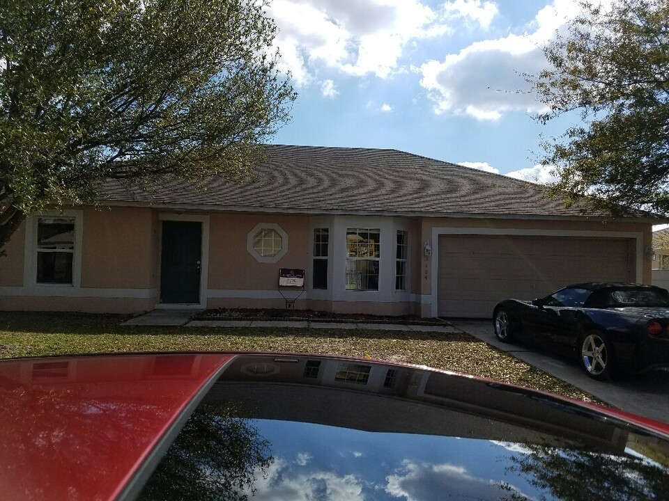 1104 Lavaur Ct in Kissimmee, FL - Building Photo