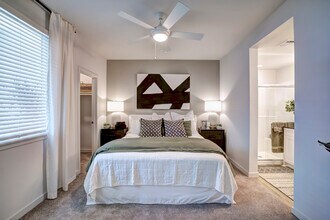 Solstice at Fiddyment Ranch in Roseville, CA - Foto de edificio - Interior Photo