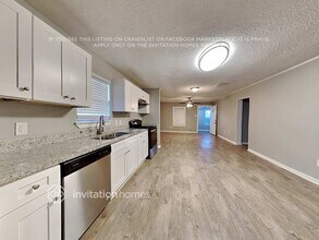 905 E Crockett St in Ennis, TX - Building Photo - Building Photo