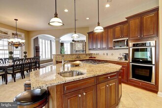 19124 Caddy Ct in Leesburg, VA - Building Photo - Building Photo
