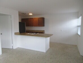 1238 17th Ave N in Lake Worth Beach, FL - Building Photo - Building Photo