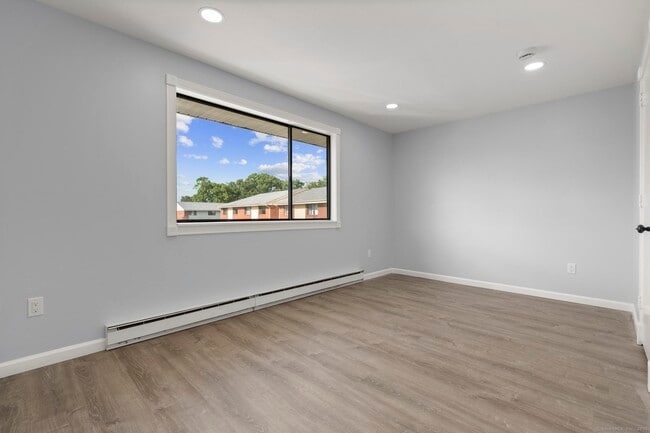 187 Homestead St in Manchester, CT - Building Photo - Building Photo