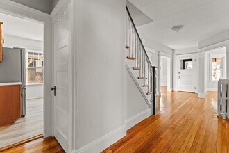 22 Lewis St in Newton, MA - Building Photo - Building Photo