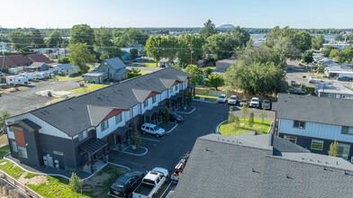 The Towns on Entiat in Kennewick, WA - Foto de edificio - Building Photo