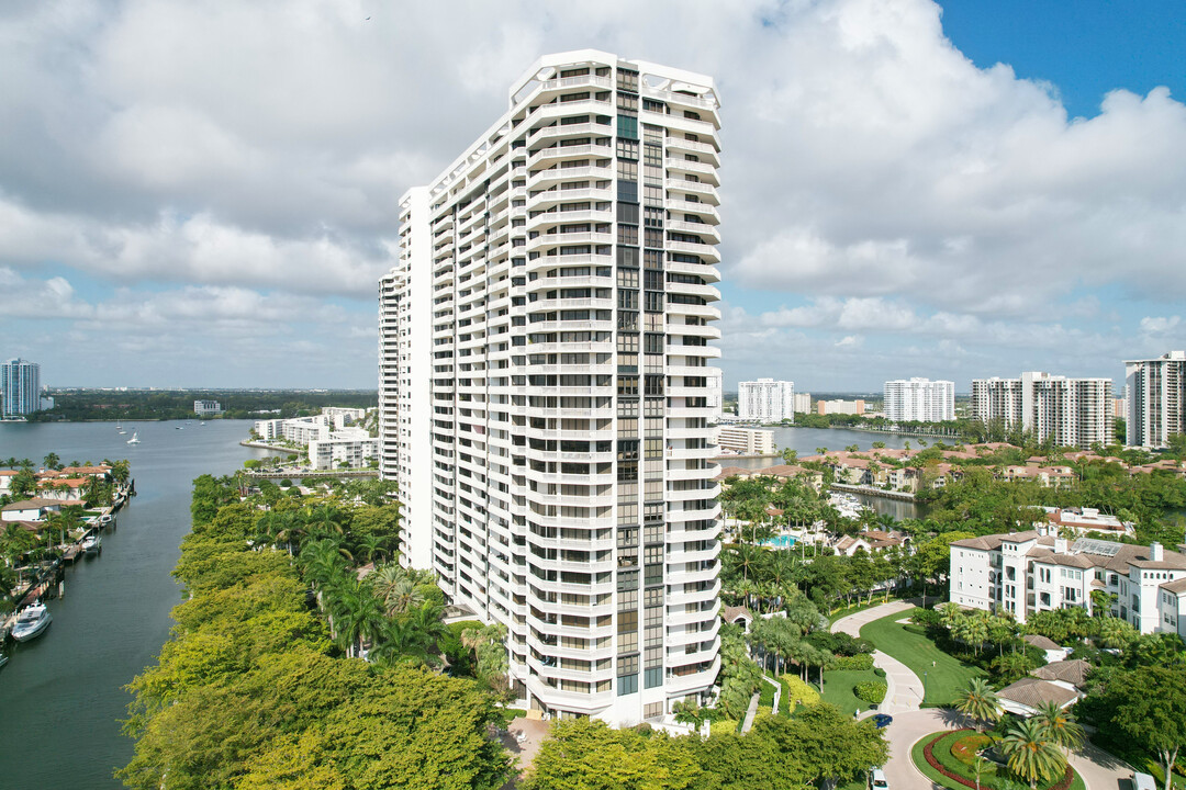 2000 Island Blvd in Aventura, FL - Foto de edificio