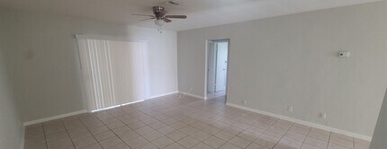 9006 NW 23rd Pl in Coral Springs, FL - Foto de edificio - Building Photo