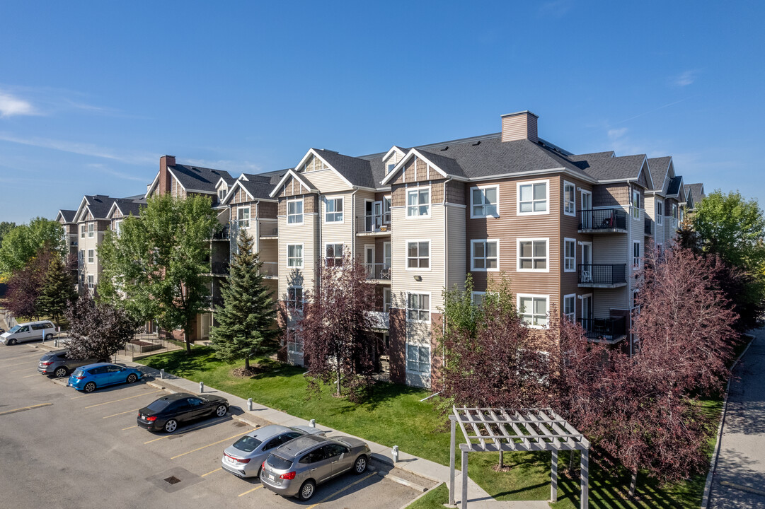 The Compass at Erin Woods in Calgary, AB - Building Photo