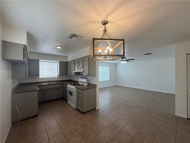 2529 Simms Ave in Kingman, AZ - Building Photo - Building Photo