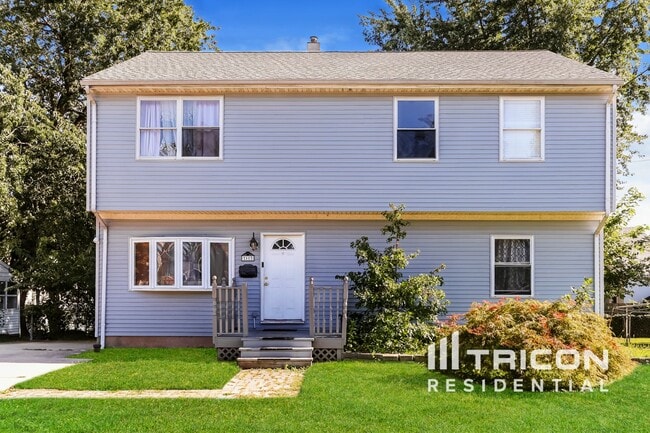 property at 11 Carolina Ave