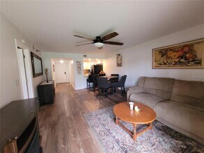 104 Capri Isles Blvd in Venice, FL - Building Photo - Building Photo