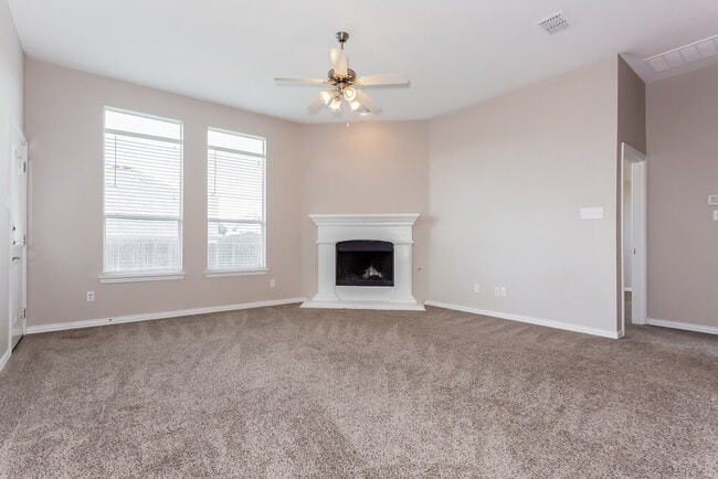 4613 Daisy Leaf Dr in Fort Worth, TX - Building Photo - Building Photo