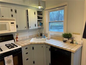 11 Braman St in Newport, RI - Building Photo - Building Photo