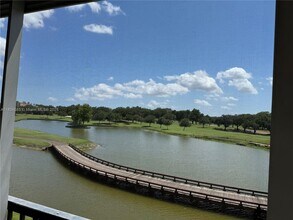 3001 W Rolling Hills Cir in Davie, FL - Building Photo - Building Photo