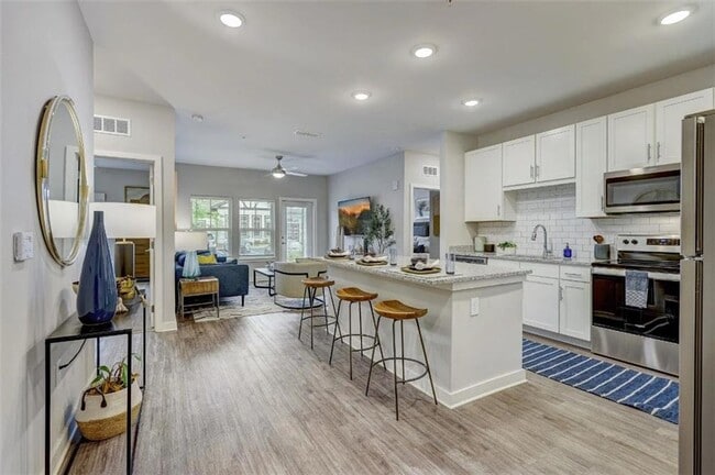 4000 Mill Spring Cir in Oakwood, GA - Foto de edificio - Building Photo