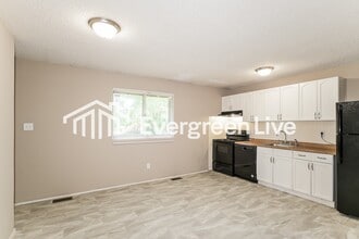 1844 Battlefield Dr in Florissant, MO - Building Photo - Building Photo