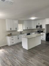 409 S Hannaford St in Granbury, TX - Building Photo - Building Photo