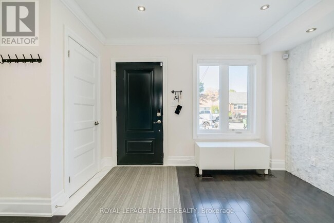 141 S Edgely Ave in Toronto, ON - Building Photo - Building Photo