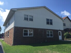 610 2nd St, Unit Apt D in Bowling Green, OH - Building Photo