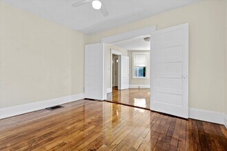 52 Roslyn St in Salem, MA - Foto de edificio - Building Photo