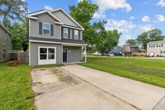 27 Diamond Ave in Chesapeake, VA - Building Photo - Building Photo