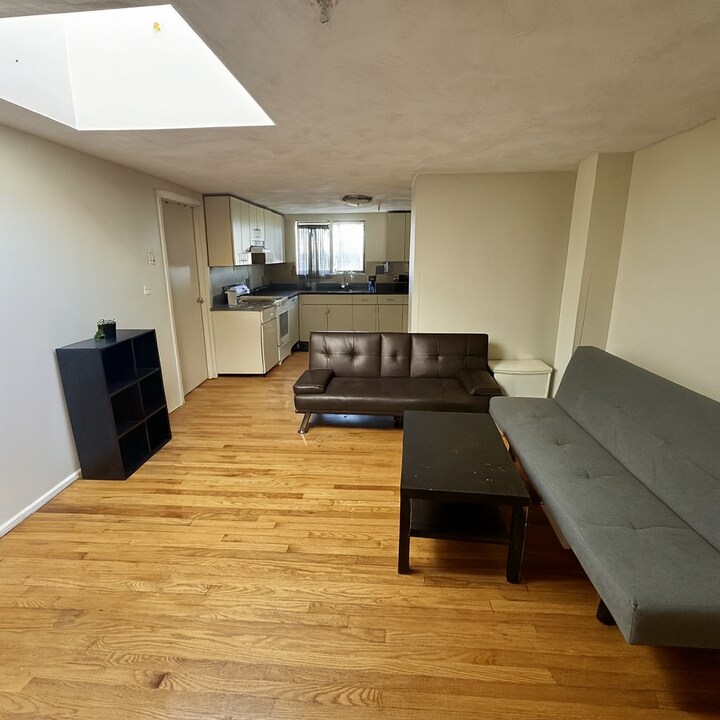 1116 Commonwealth Ave, Unit 417 in Boston, MA - Foto de edificio