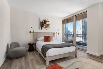747 N Wabash Ave in Chicago, IL - Building Photo - Building Photo