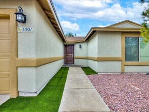 5501 N Lazybrook Pl in Tucson, AZ - Building Photo - Building Photo