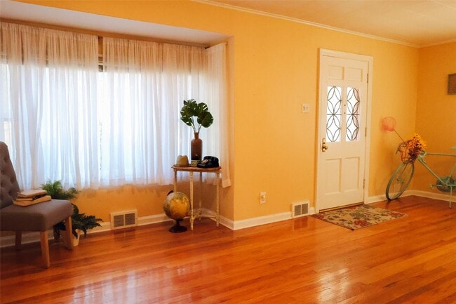 2627 Louis Ave in Brentwood, MO - Building Photo - Building Photo