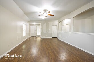 14918 Huntington Willow Ln in Houston, TX - Foto de edificio - Building Photo