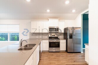 206 Silver Glen Dr in Kyle, TX - Building Photo - Building Photo