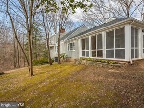 105 Lake Shore Dr in Fredericksburg, VA - Building Photo - Building Photo