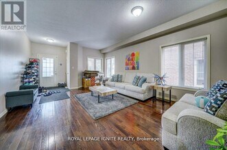 94 Gillett Dr in Ajax, ON - Building Photo - Building Photo