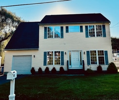 40 Marlin Dr in Norwalk, CT - Building Photo