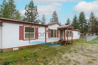 5425 E Grove Ave in Athol, ID - Building Photo - Building Photo