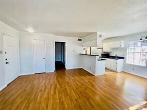 2750 Holly Hall St in Houston, TX - Building Photo - Building Photo