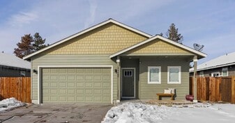 16462 Betty Dr in La Pine, OR - Building Photo