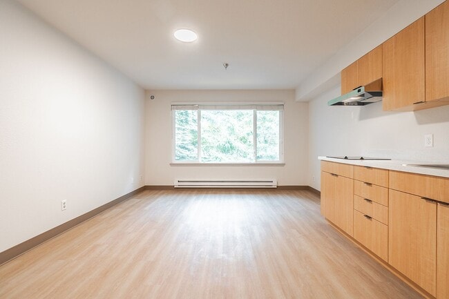 Crossroads Garden Apartments