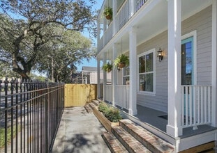 2215 Louisiana Ave in New Orleans, LA - Building Photo - Building Photo